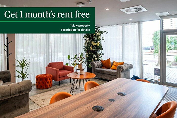 2 Bedroom Apartment To Rent In Broadside, Oldham Walk, M4