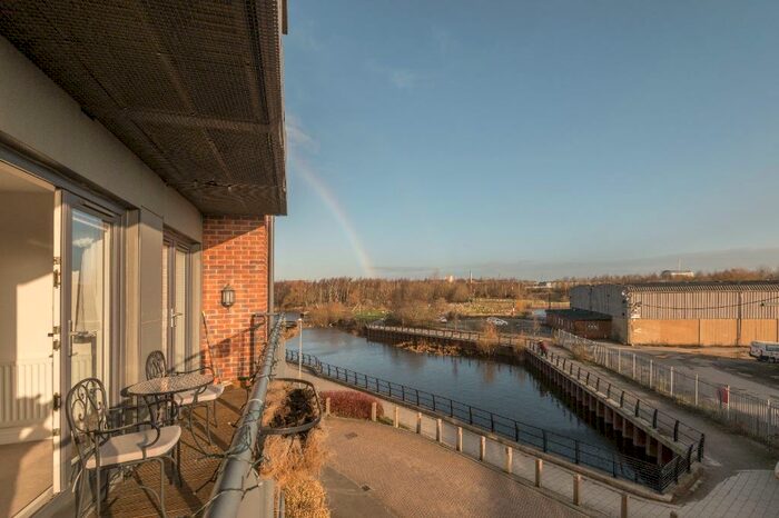 2 Bedroom Flat To Rent In Cable Place, Leeds, LS10