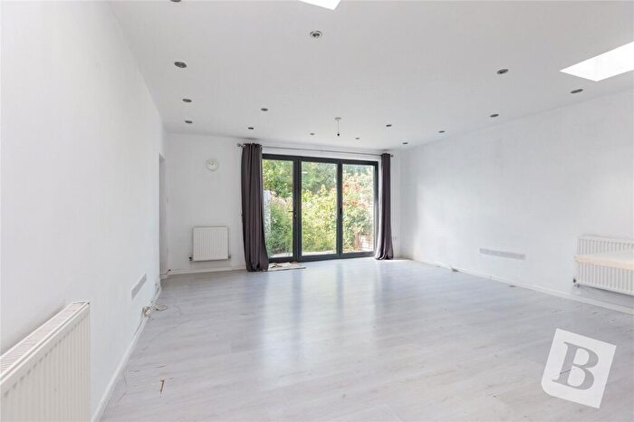 4 Bedroom Semi-Detached House For Sale In Purland Close, Dagenham, RM8