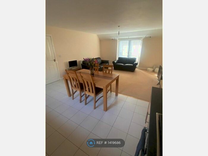 2 Bedroom Flat To Rent In Trafalgar Way, Lichfield, WS14