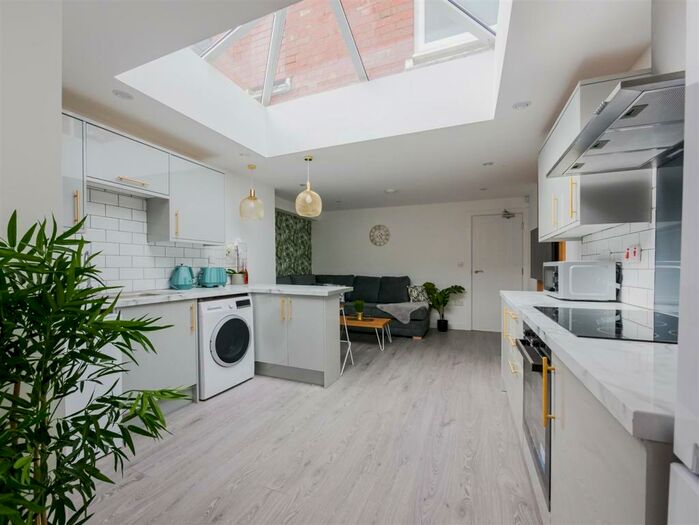 5 Bedroom Terraced House To Rent In Humber Avenue, Coventry, CV1