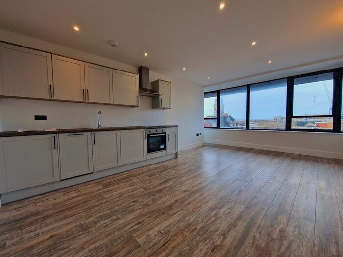 1 Bedroom Flat To Rent In Clarence Street, Swindon, SN1