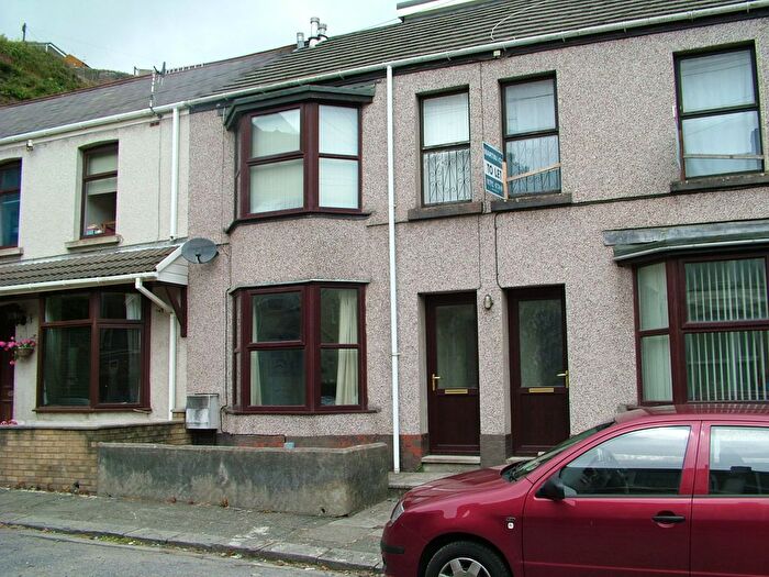 2 Bedroom Maisonette To Rent In Short Street, Swansea, SA1