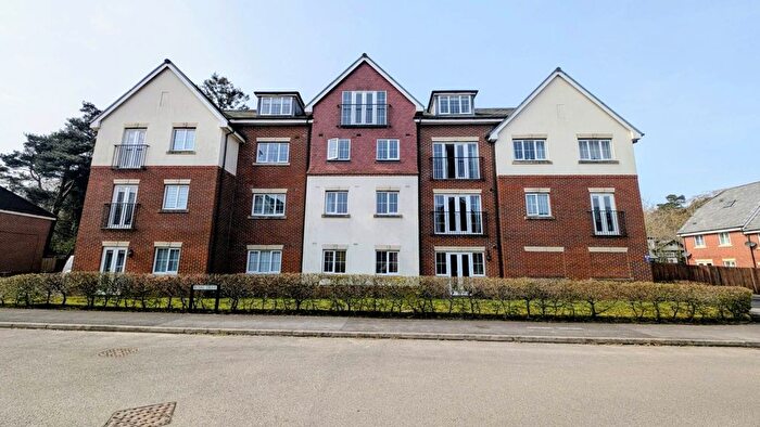 2 Bedroom Flat For Sale In Royal Drive, Bordon, Hampshire, GU35
