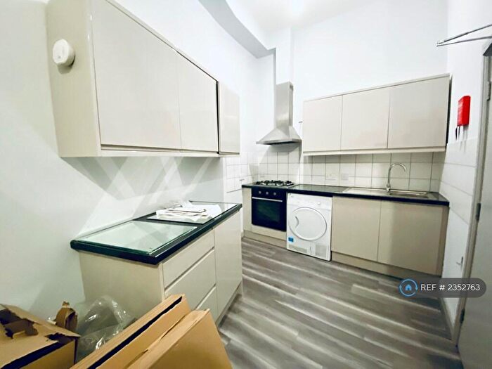 8 Bedroom Flat To Rent In Bath Street, Leamington Spa, CV31