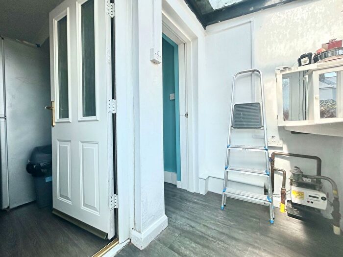 3 Bedroom End Of Terrace House For Sale In Hartland Avenue, Coseley, WV14