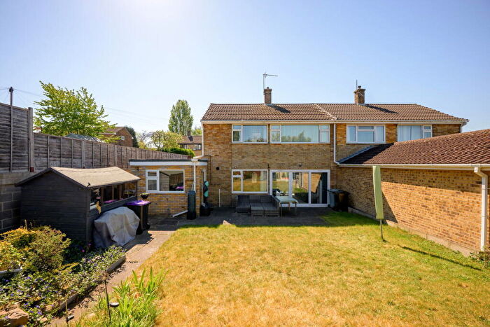 3 Bedroom Semi-Detached House For Sale In Saltersford Grove, Grantham, NG31