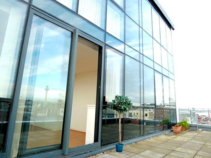2 Bedroom Flat To Rent In Top Floor - Kings Dock Mill, Tabley Street, Liverpool, Merseyside, L1