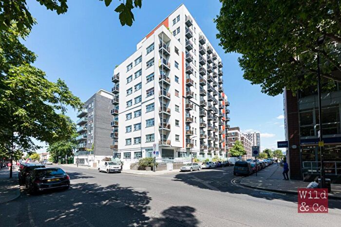 2 Bedroom Flat To Rent In Southgate Road, London, N1