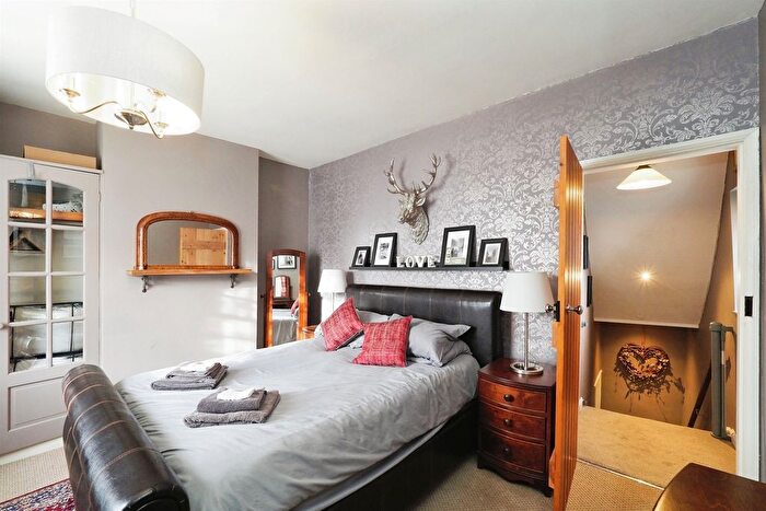 2 Bedroom Cottage For Sale In Parkside, Belper, DE56