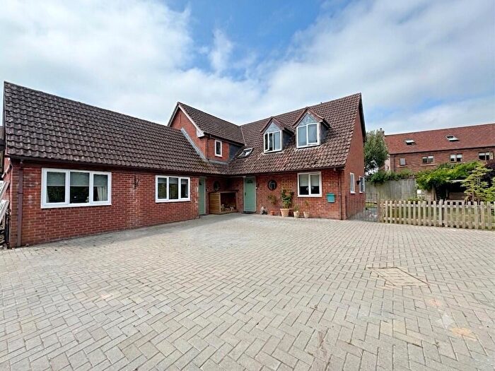 5 Bedroom Detached House For Sale In Farriers Orchard, Fromes Hill, HR8