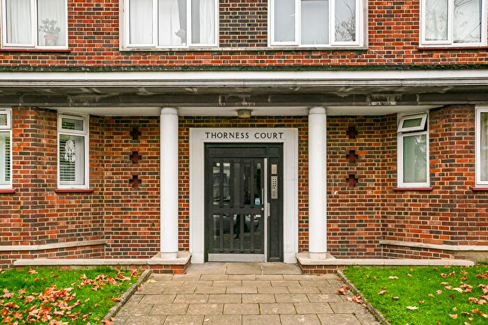 2 Bedroom Flat For Sale In Allfarthing Lane, London, SW18