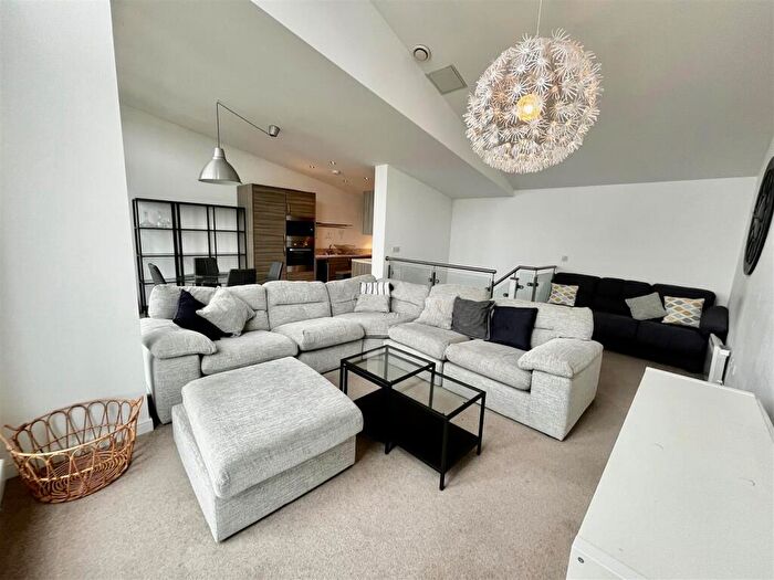 3 Bedroom Apartment To Rent In Midlothian Court, Worsdell Drive, Gateshead, NE8