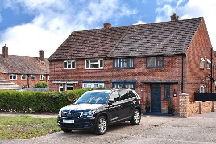 3 Bedroom Semi Detached House For Sale In St. Pauls Wood Hill, Orpington, Kent, BR5