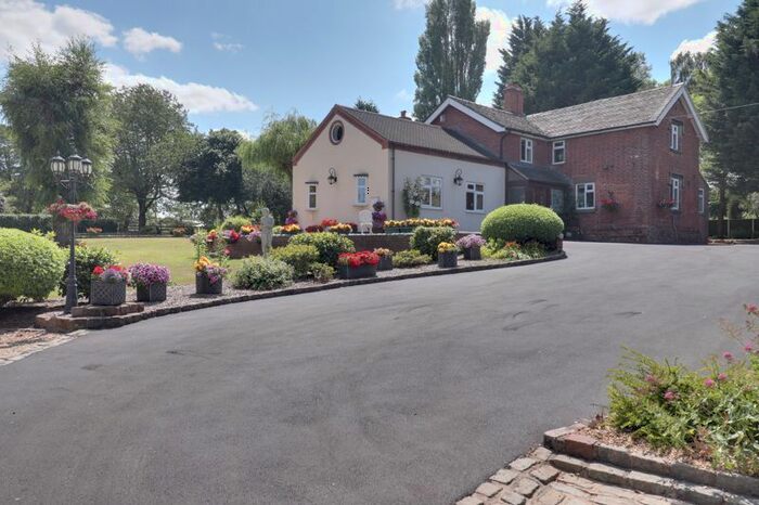 4 Bedroom Detached House For Sale In Teddesley Road, Penkridge, Staffordshire, ST19