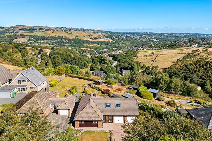 4 Bedroom Bungalow For Sale In Blackmoorfoot, Linthwaite, Huddersfield, HD7