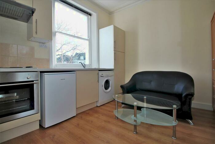 1 Bedroom Flat To Rent In Chichele Road, London, NW2