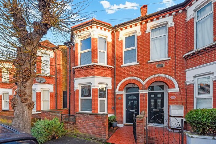 5 Bedroom Property To Rent In Warren Road, Colliers Wood, London, SW19