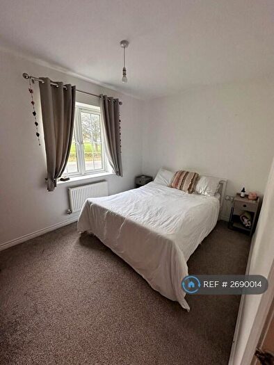 2 Bedroom Flat To Rent In Lacemakers Court, Rushden, NN10