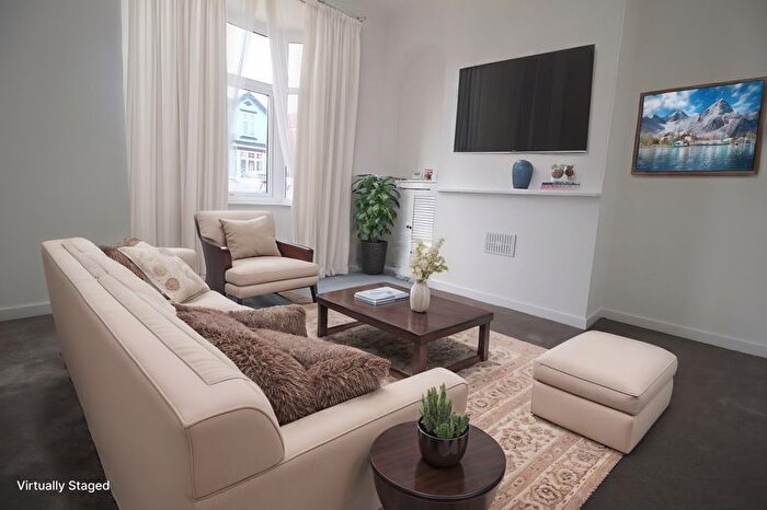 2 Bedroom Semi-Detached House To Rent In Bentley Drive, Walsall, WS2