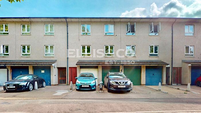 3 Bedroom Flat For Sale In Wessex Lane, Greenford, UB6
