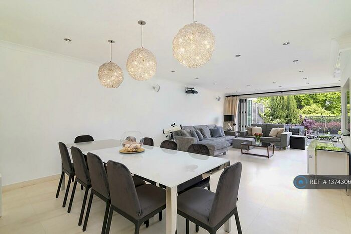 6 Bedroom Detached House To Rent In Church Crescent, London, N3