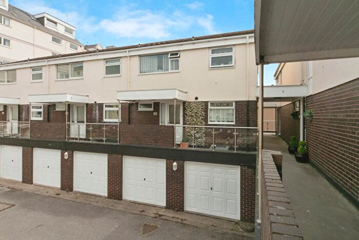 3 Bedroom Maisonette For Sale In Nevill Crescent, Llandudno, Conwy, LL30