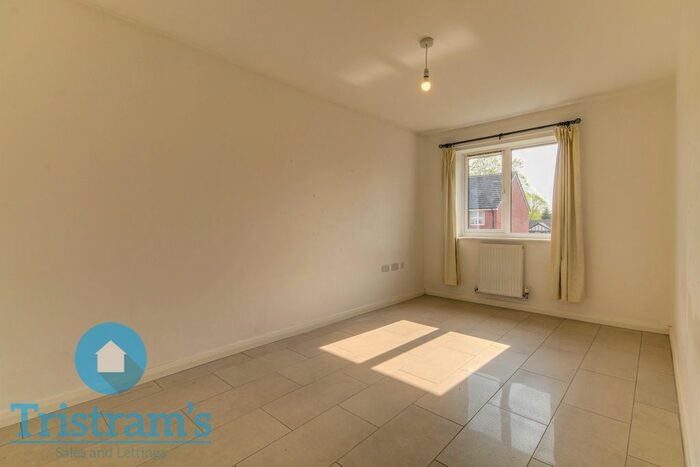 2 Bedroom Semi-Detached House For Sale In Pearce Drive, Nottingham, NG8