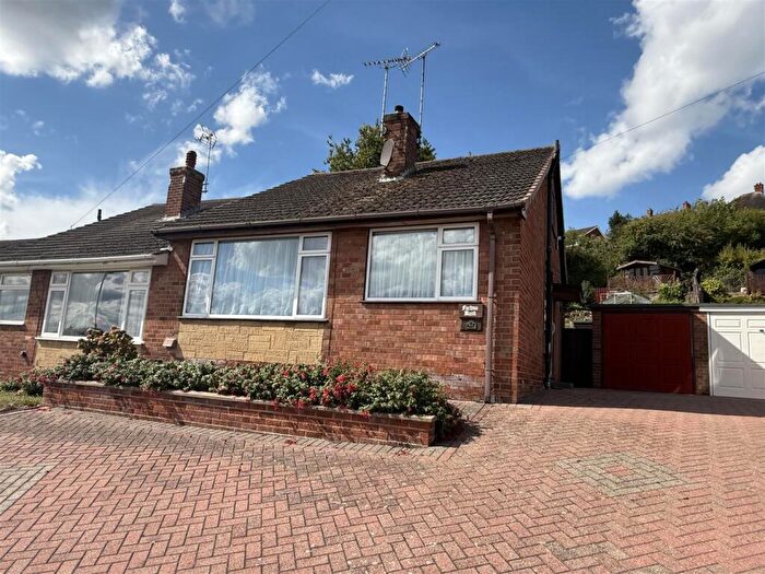 4 Bedroom Semi-Detached House For Sale In Charnwood Road, Burton-On-Trent, DE13