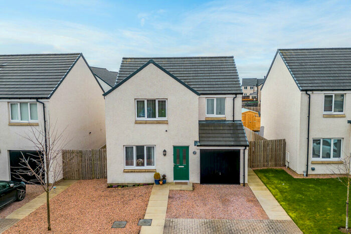4 Bedroom Detached House For Sale In Finlay Drive, DD11
