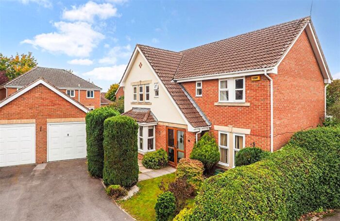 4 Bedroom Detached House For Sale In Ontario Way, Liphook, GU30