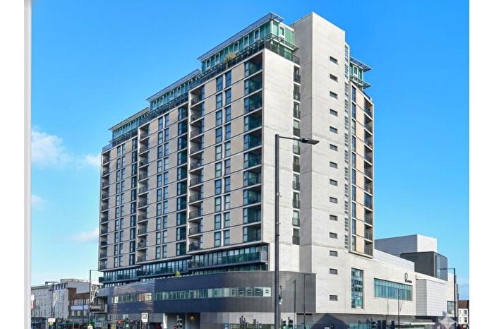 2 Bedroom Flat To Rent In Kingsway, North Finchley, N12