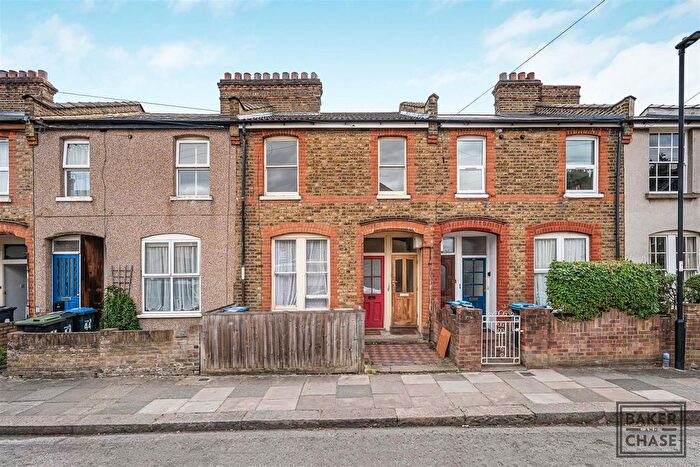 2 Bedroom Flat To Rent In Drake Street, Enfield, EN2
