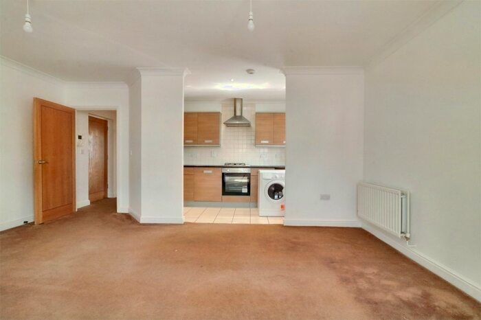 2 Bedroom Flat To Rent In Midwinter Court, Draycott Avenue, Harrow, HA3