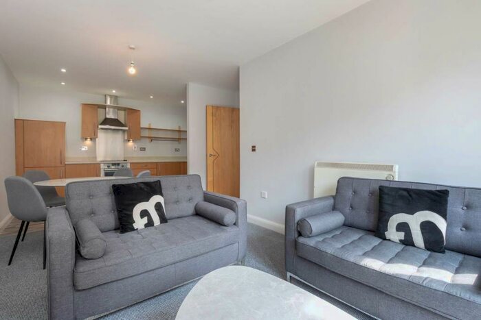 2 Bedroom Apartment To Rent In Newhall Court, George Street, B3