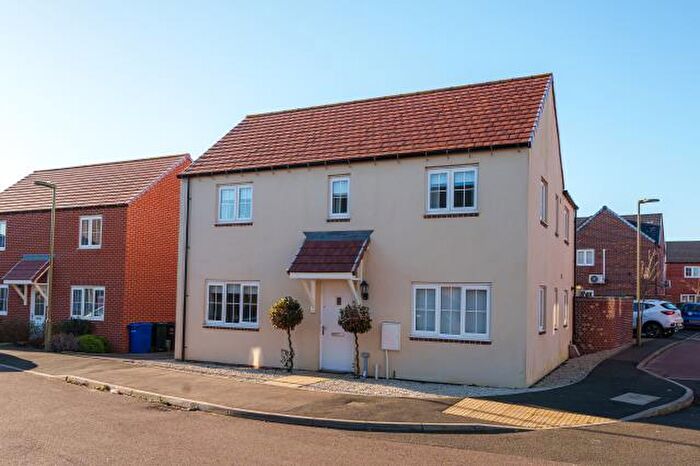4 Bedroom Detached House For Sale In Yarrow Road, Bodicote, Banbury, OX15