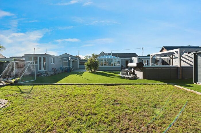 3 Bedroom Bungalow For Sale In Hertford Drive, Fobbing, Stanford Le Hope, Essex, SS17