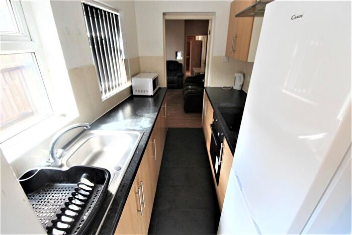 4 Bedroom End Of Terrace House To Rent In Oxford Street, Coventry, CV1