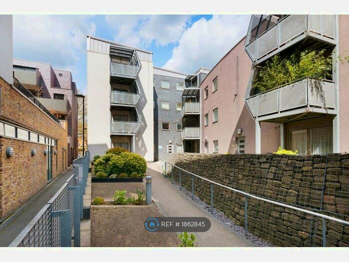 1 Bedroom Flat To Rent In Dallington Street, London, EC1V