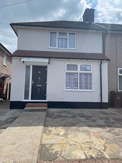 4 Bedroom Semi-Detached House To Rent In Boulton Road, Dagenham, RM8
