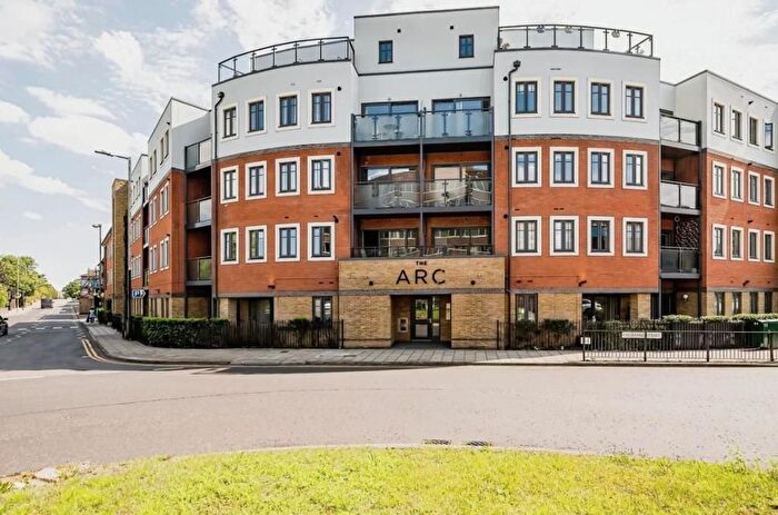 2 Bedroom Flat For Sale In Aylesbury, Buckinghamshire, HP20