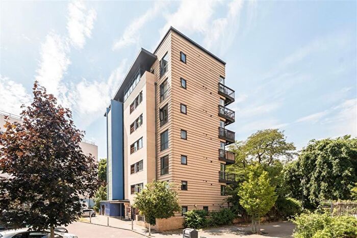 1 Bedroom Flat To Rent In Hicken Road, Brixton, SW2