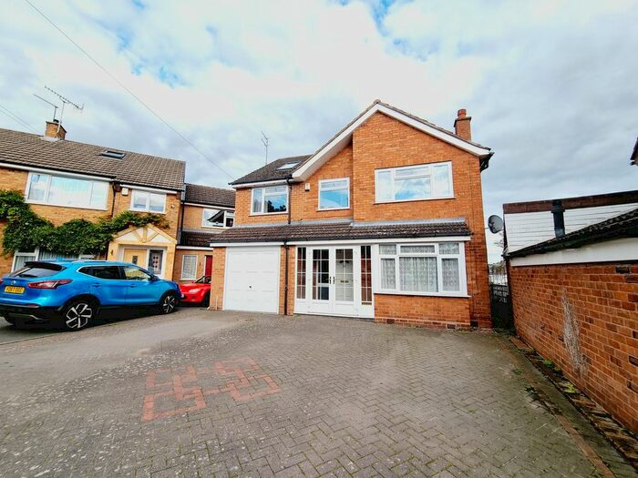 4 Bedroom Property To Rent In Hawthorne Road, Brierley Hill, DY5