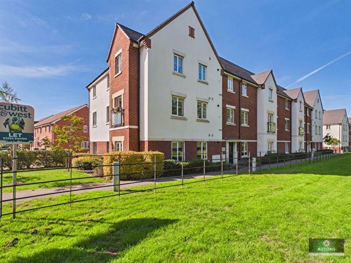 2 Bedroom Flat For Sale In Daffodil Crescent, Forge Wood, RH10