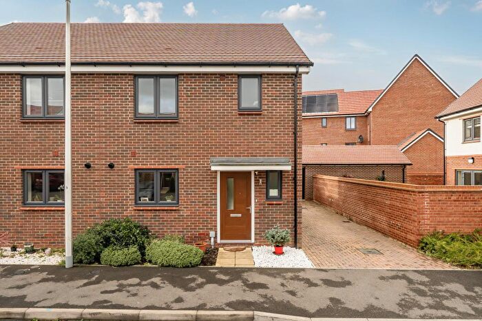 3 Bedroom Semi Detached House For Sale In Arborfield Green, Berkshire, RG2