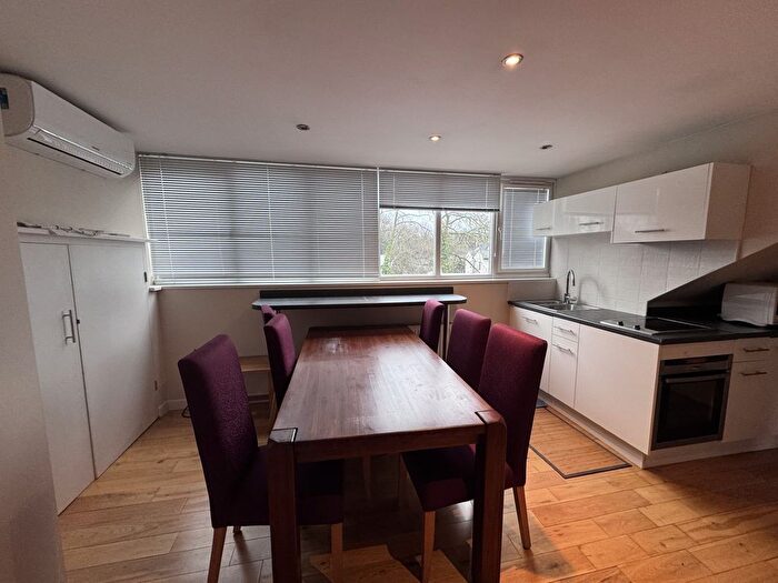 1 Bedroom Flat To Rent In Shirehall Park, London, NW4