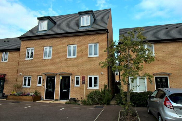 3 Bedroom Town House To Rent In Barleyfield Way, Huntingdon, PE29
