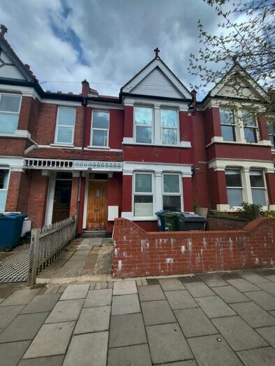 3 Bedroom Terraced House To Rent In Vaughan Road, Harrow, Greater London, HA1