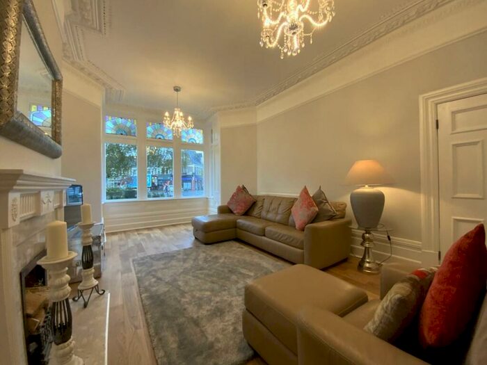 2 Bedroom Apartment To Rent In Cathedral Road, Cardiff, CF11