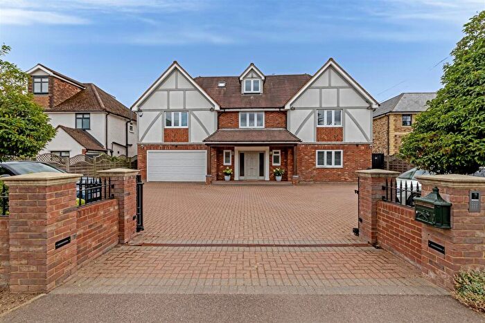 6 Bedroom Detached House For Sale In Marshalswick Lane, St. Albans, AL1